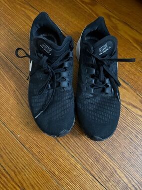 Nike Men’s Athletic Trainers - Black with White Swoosh